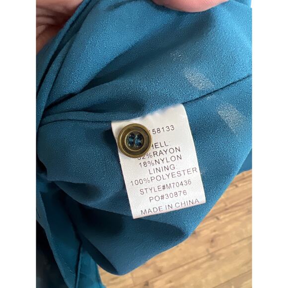 Moodie size small teal dress rayon with pockets - Picture 4 of 4